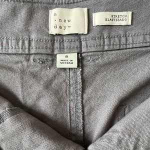 a new day. Size 8. Grey